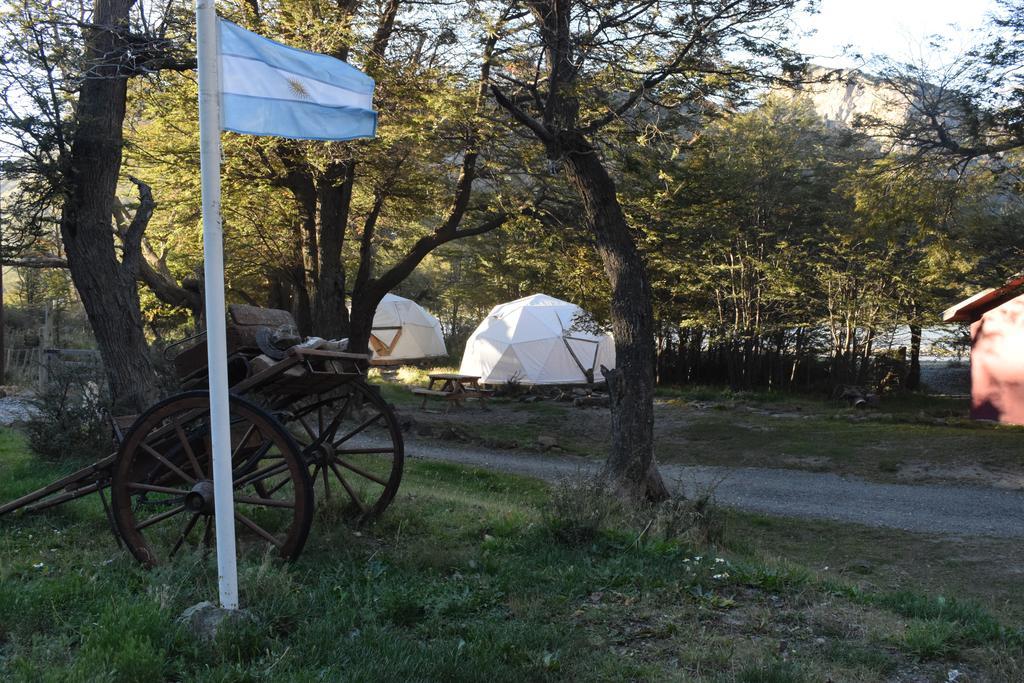 Camping Rio De Las Vueltas El Chalten Exterior photo